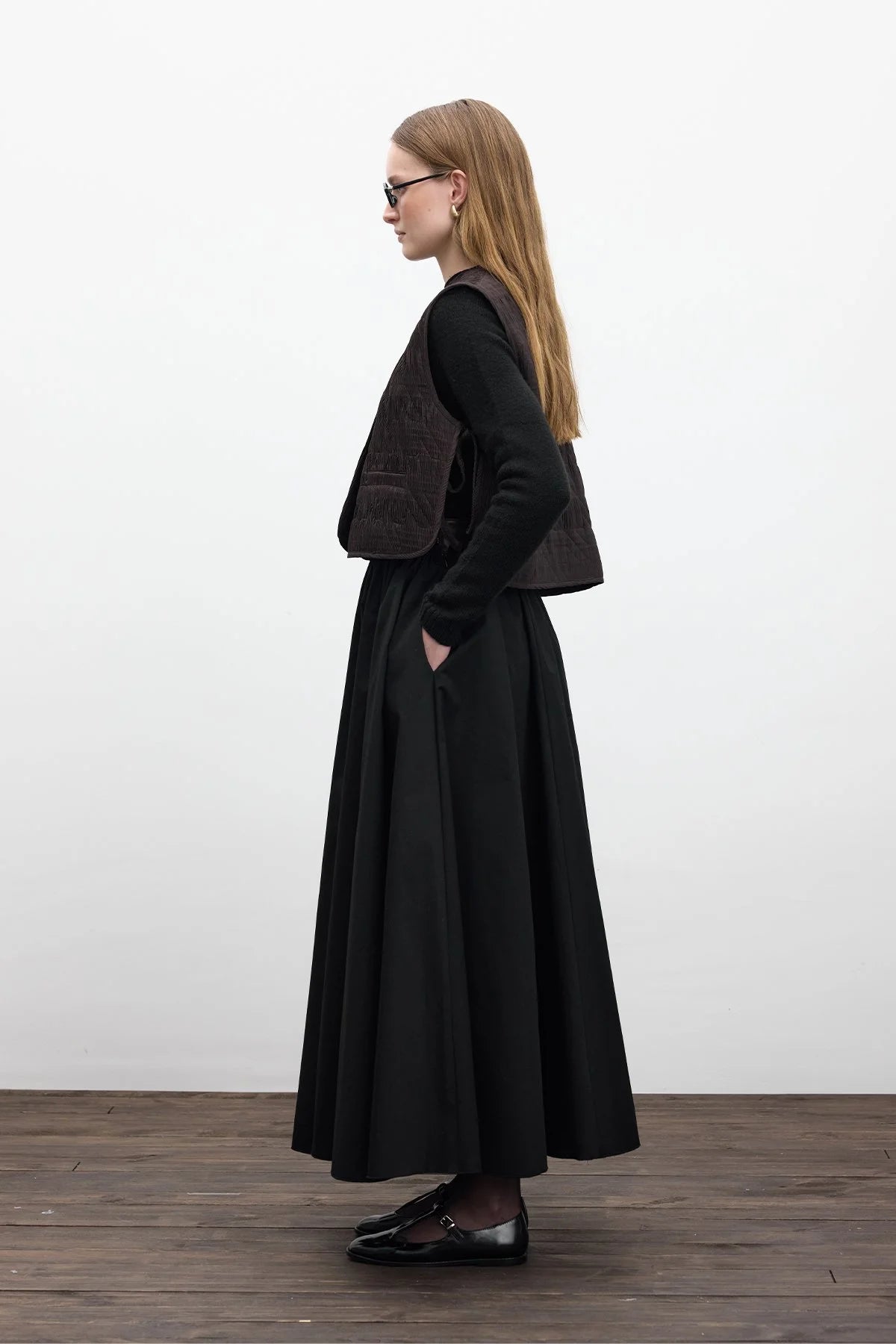 QUILTED EMBROIDERED VEST BITTER COFFEE