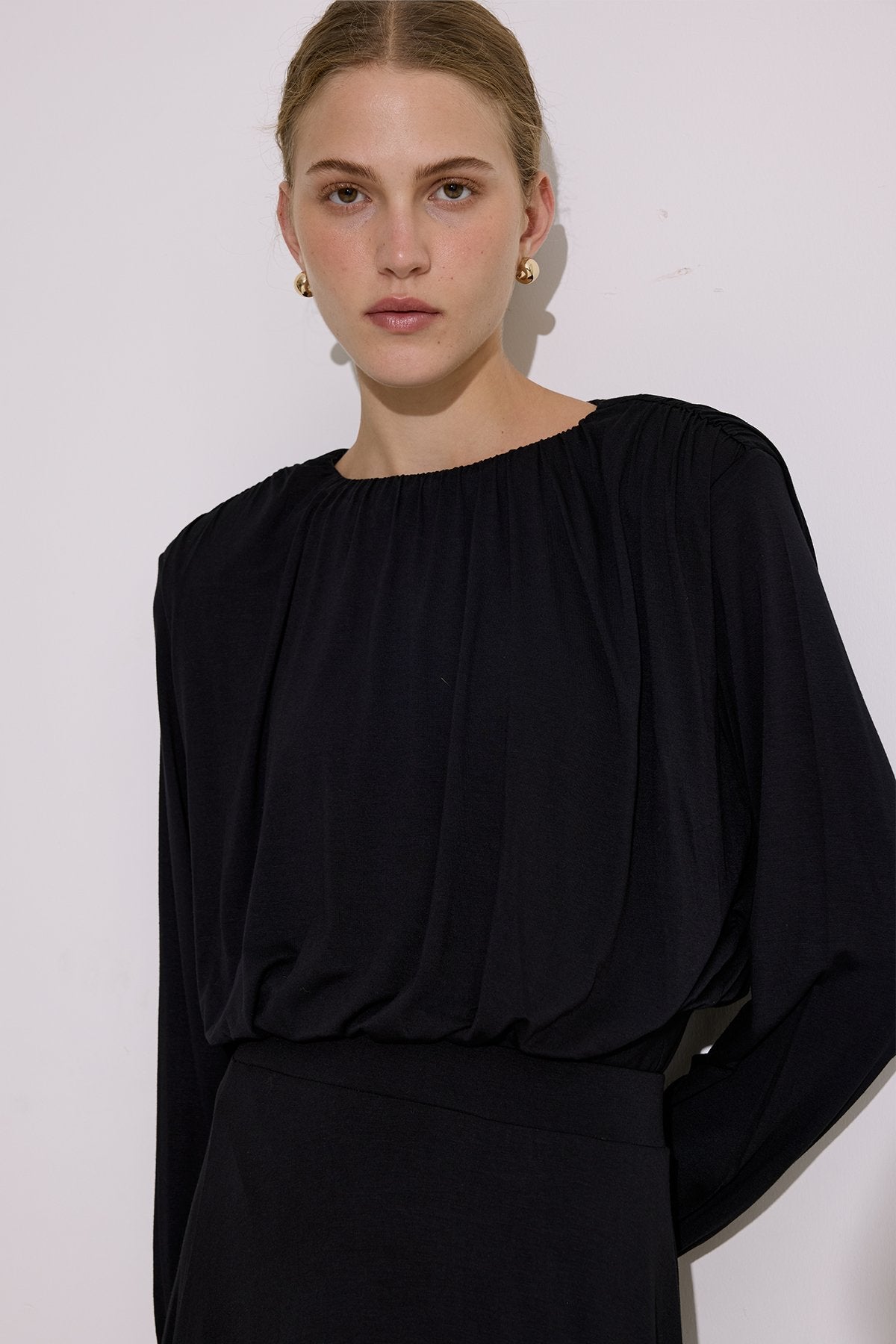 Flowing Balloon Form Blouse Black