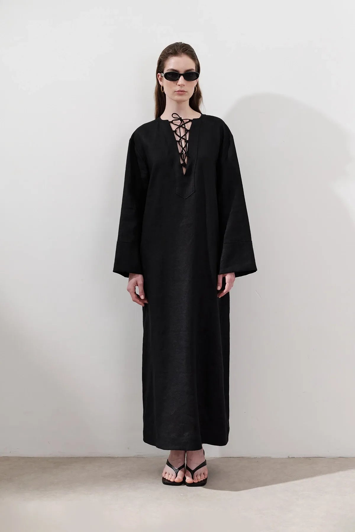 LINEN DRESS WITH TIE DETAILS BLACK