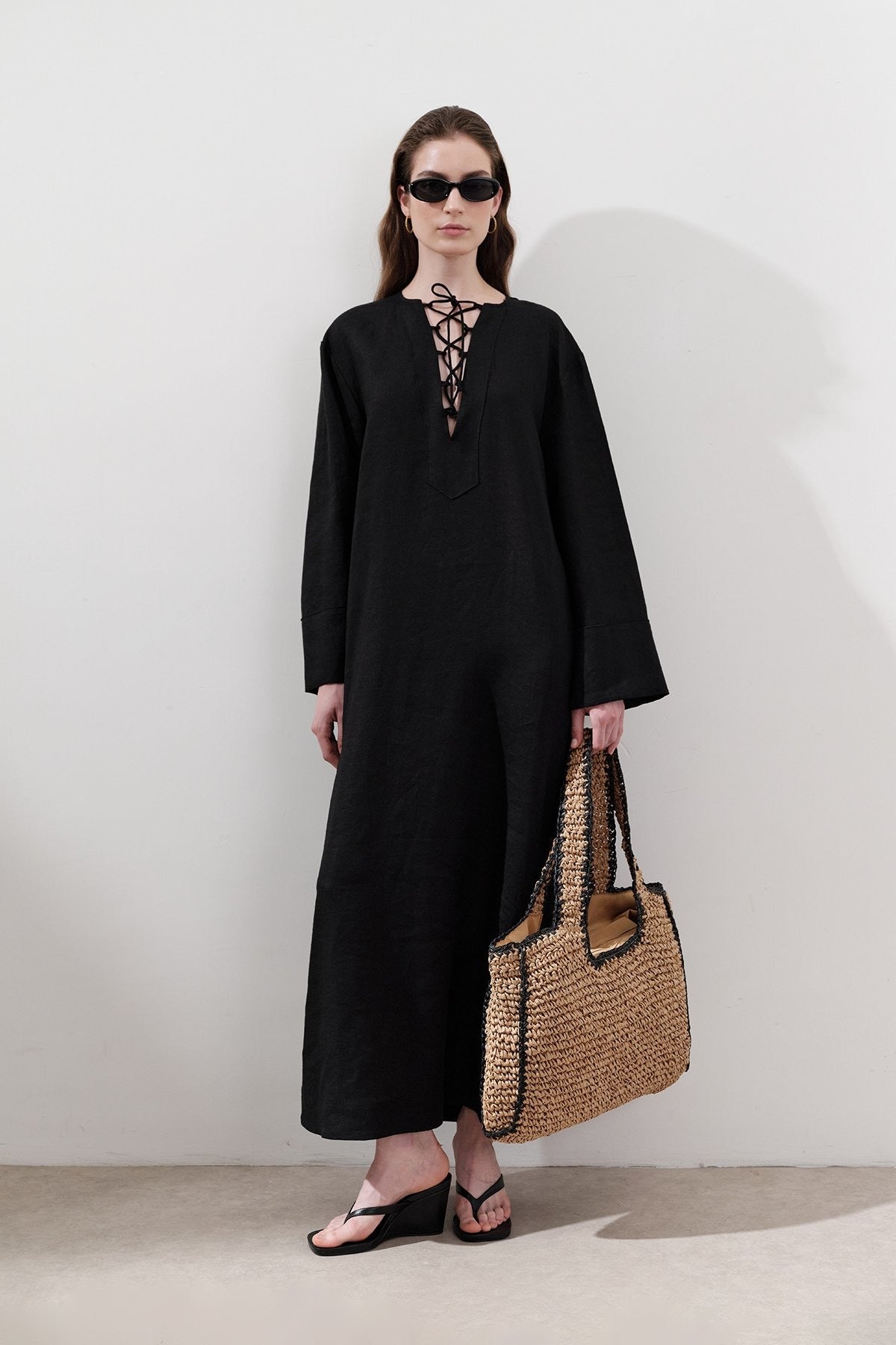 LINEN DRESS WITH TIE DETAILS BLACK