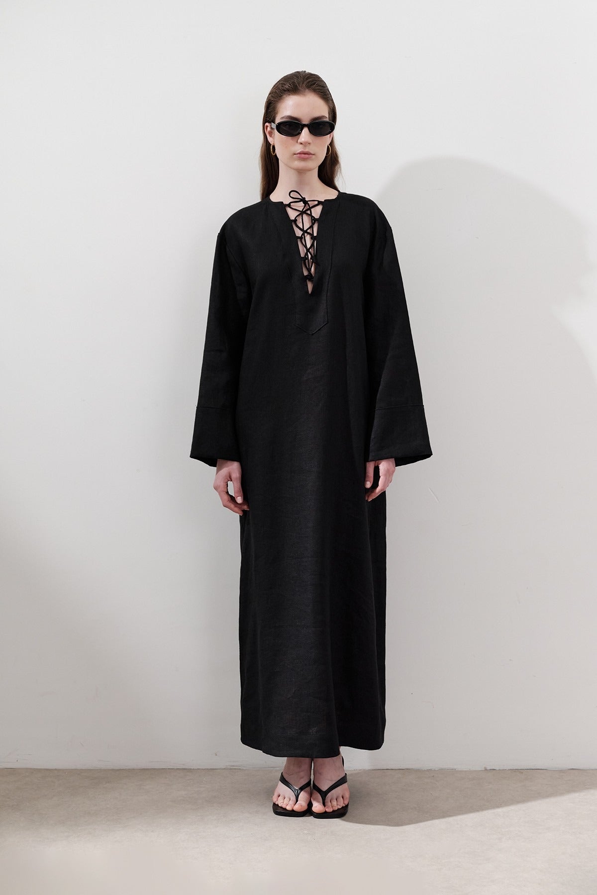 LINEN DRESS WITH TIE DETAILS BLACK