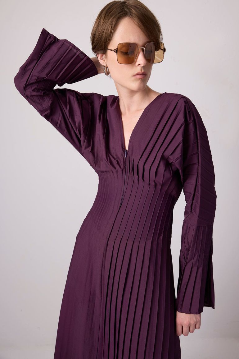 V-NECK PLEATED DRESS-Burgundy