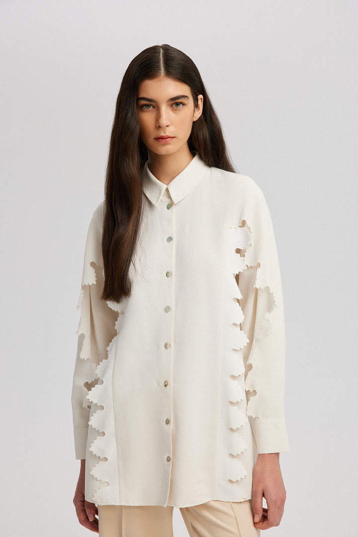 NATURAL TEXTURED SHIRT WITH EMBROIDERY DETAIL
