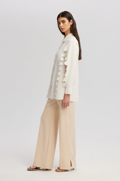 NATURAL TEXTURED SHIRT WITH EMBROIDERY DETAIL