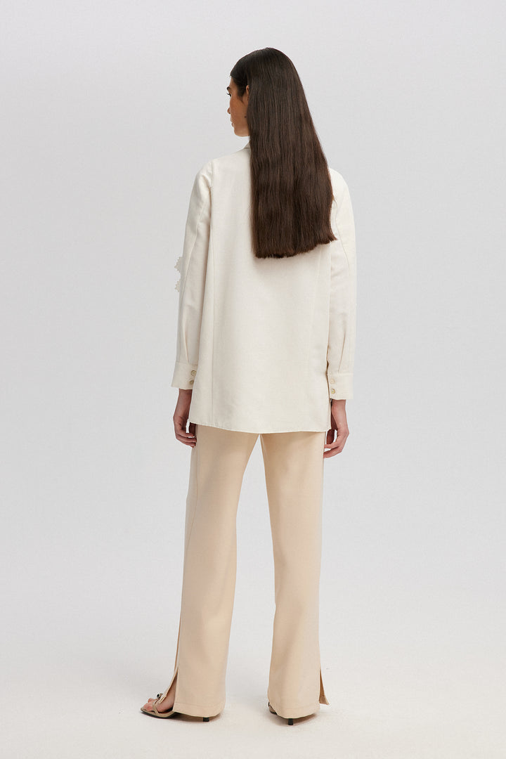 NATURAL TEXTURED SHIRT WITH EMBROIDERY DETAIL