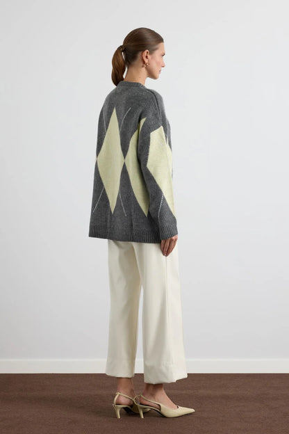 Diamond Pattern Knit Sweater Grey