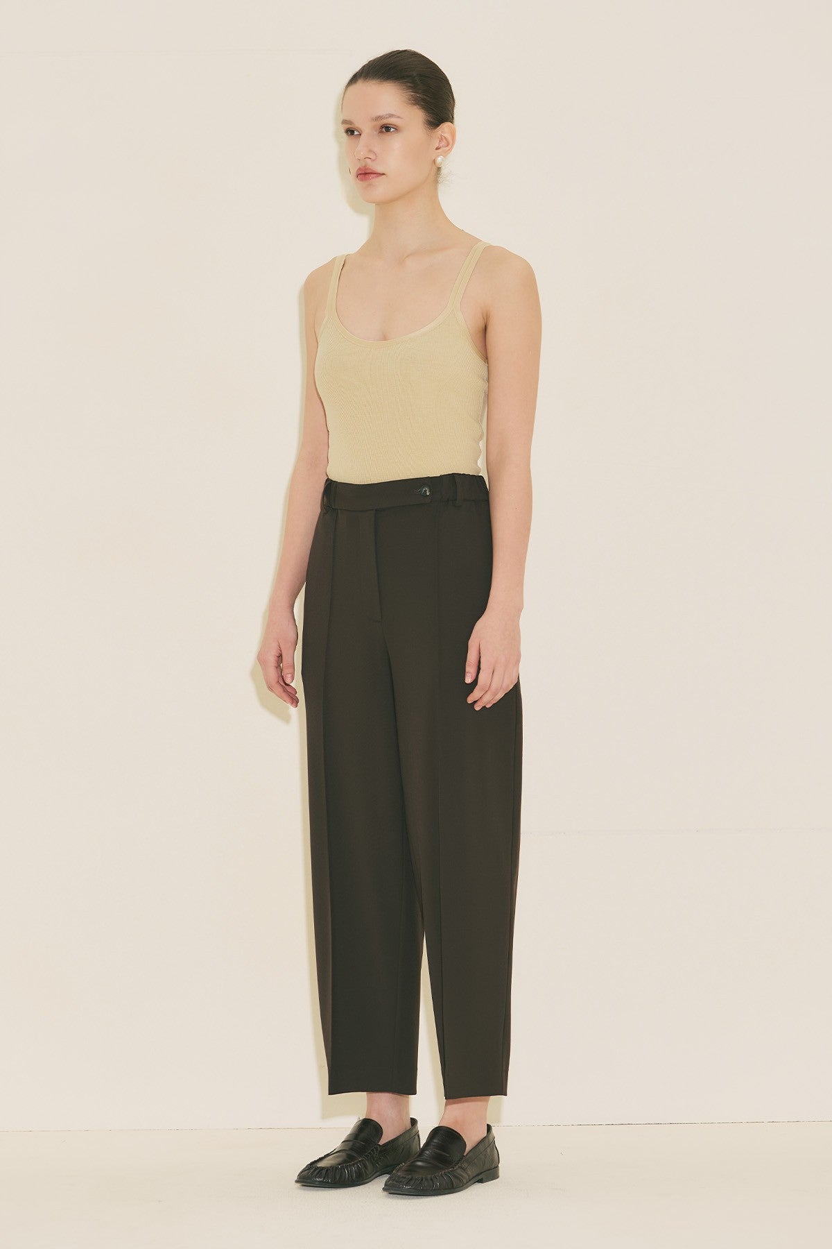BARREL FABRIC TROUSERS Brown