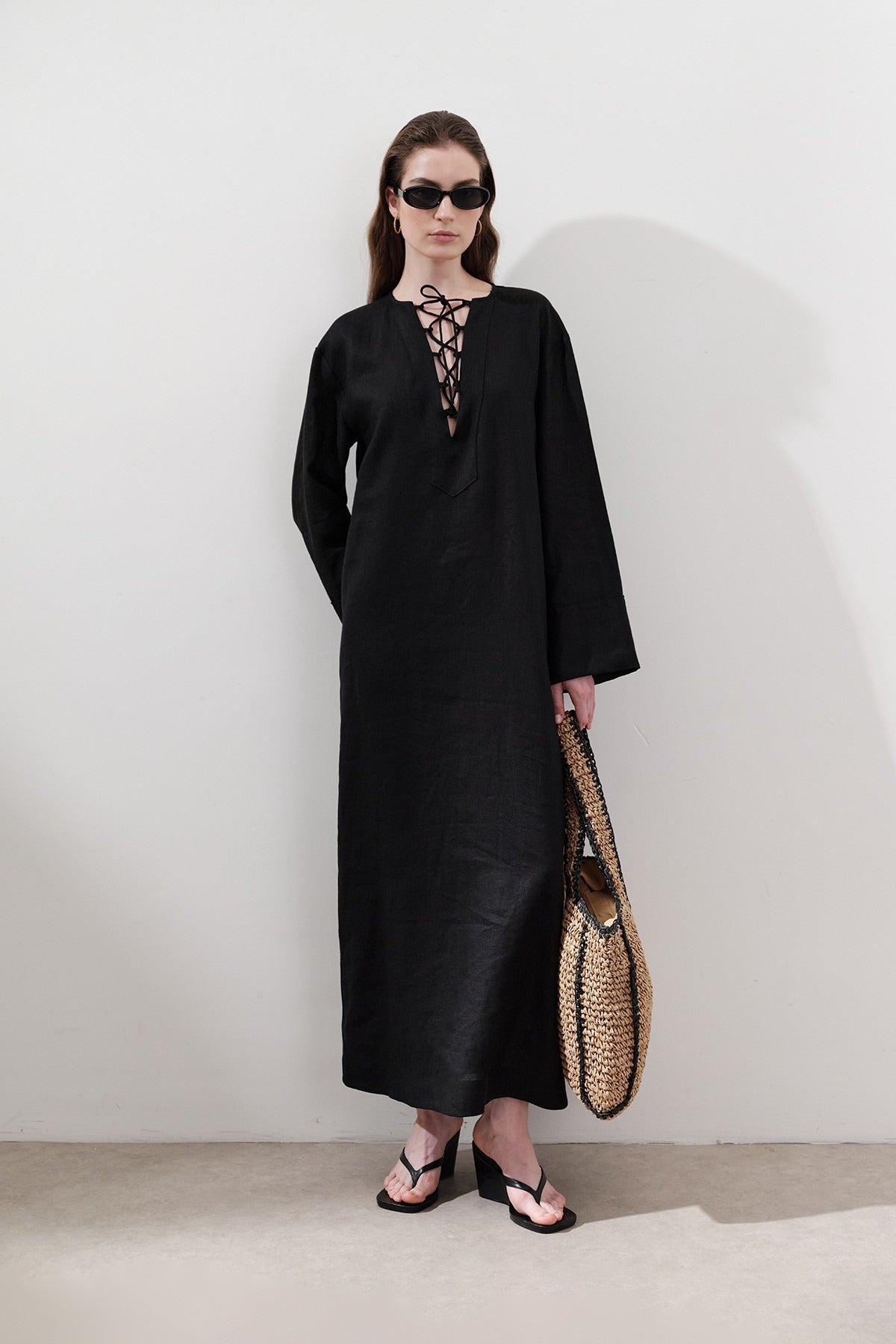 LINEN DRESS WITH TIE DETAILS BLACK