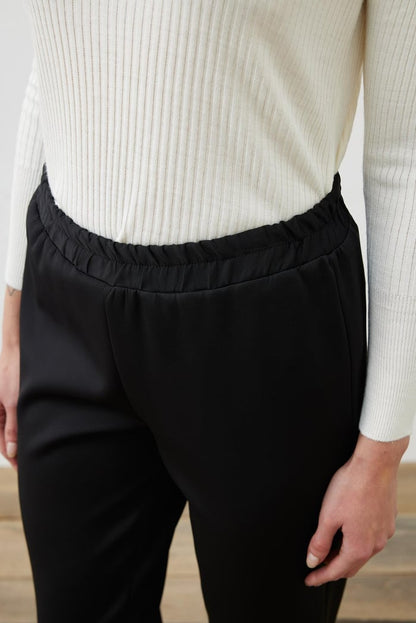 Scuba Carrot Pants Black